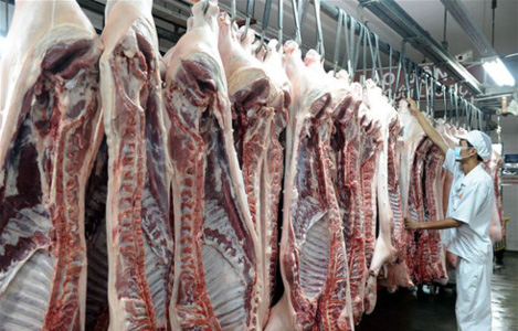 Giải cứu thị trường thịt heo bằng tăng kích cầu, cấp đông và chế biến