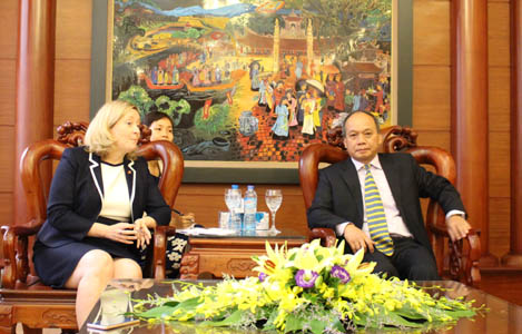 Ai-len cam kết đẩy mạnh hỗ trợ Việt Nam trong lĩnh vực VSATTP